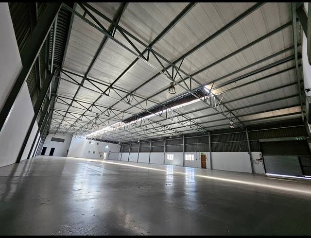 1,145M² WAREHOUSE TO LET IN HALFWAY HOUSE